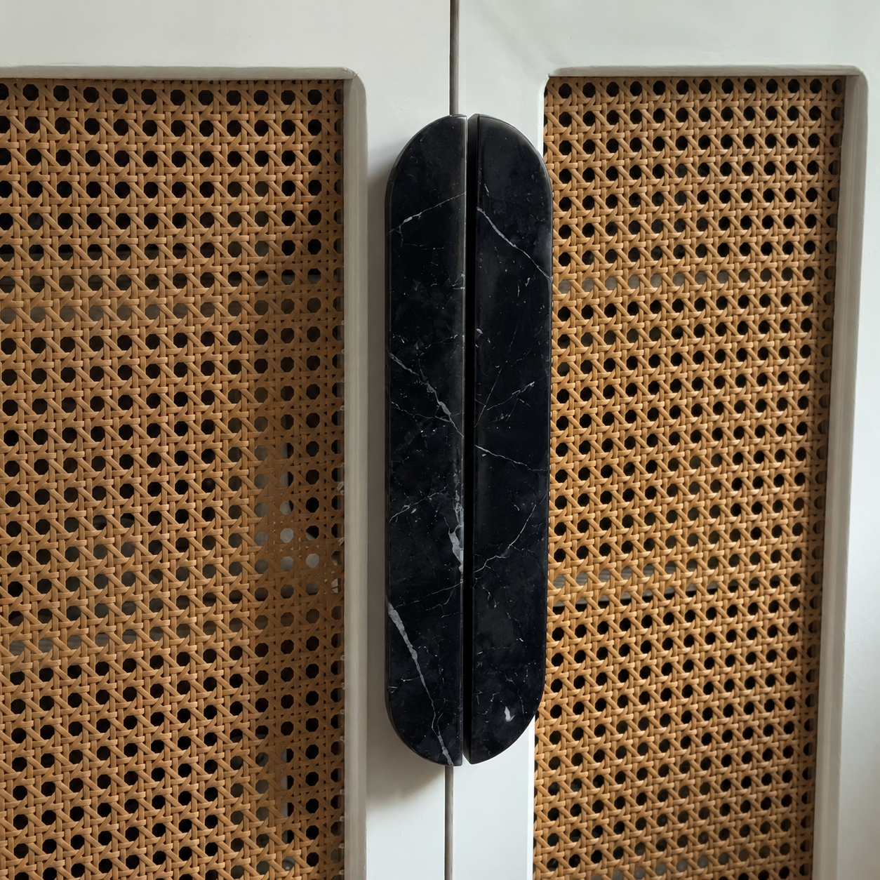 BLACK & WHITE VEIN MARBLE