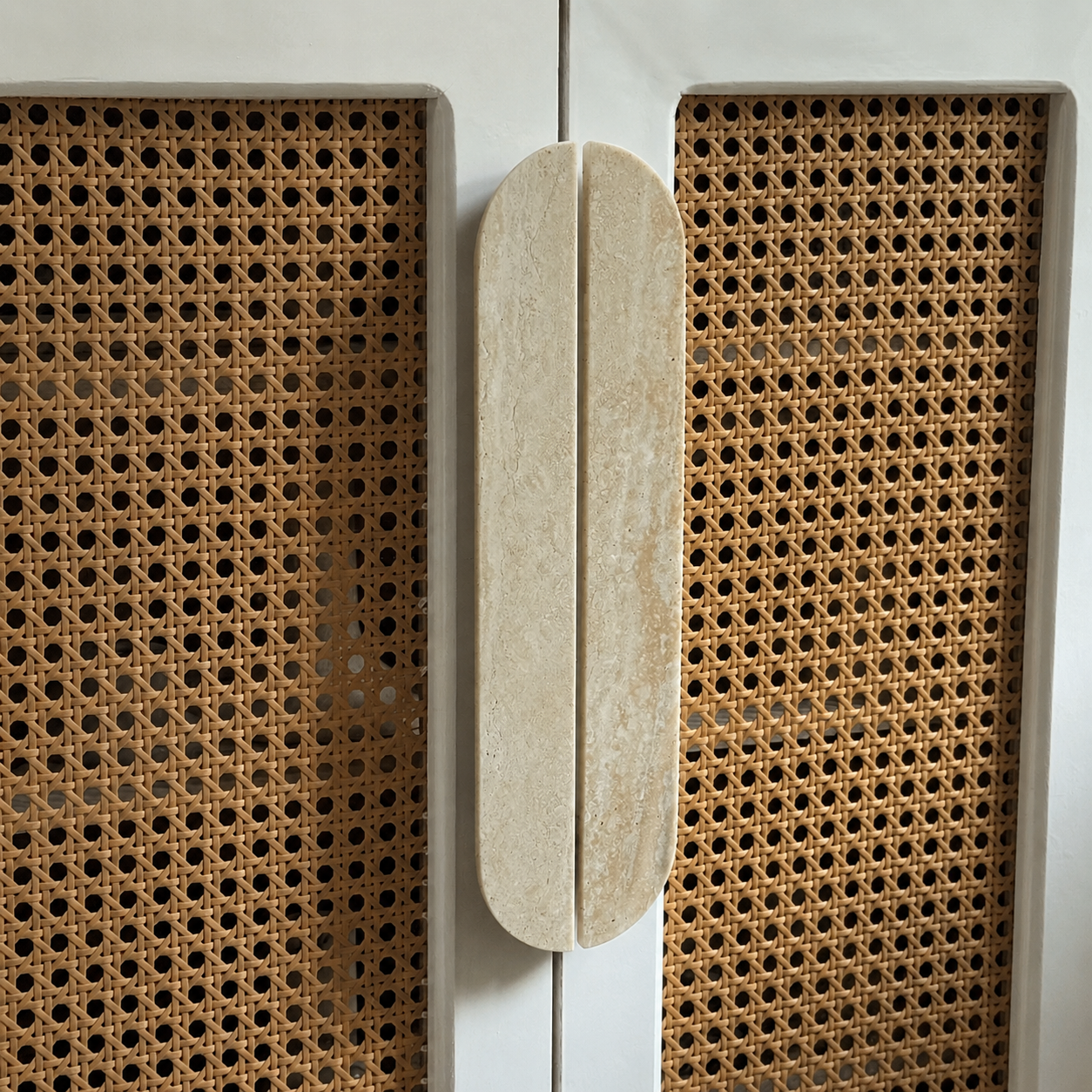 BEIGE TRAVERTINE