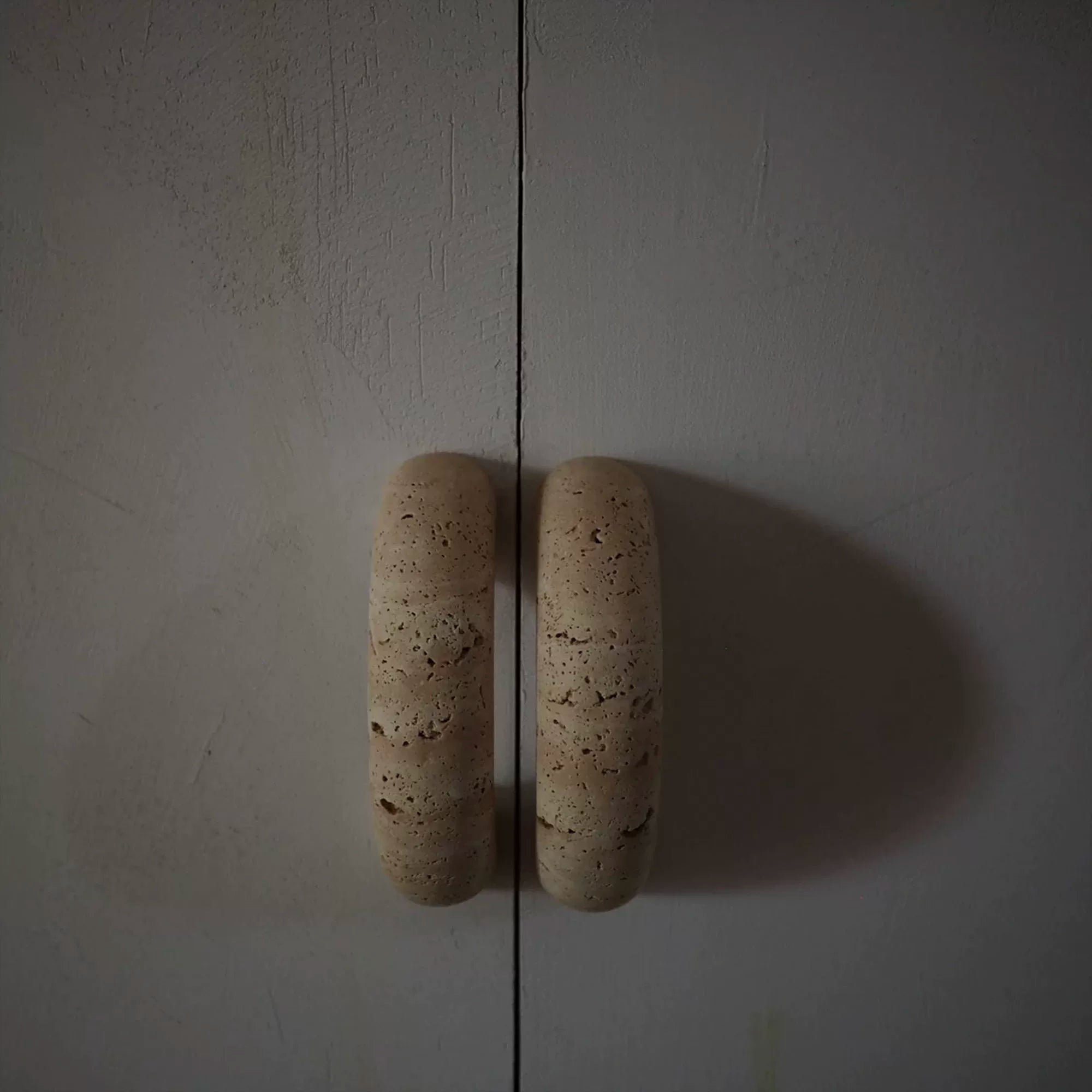 SMALL TRAVERTINE STONE